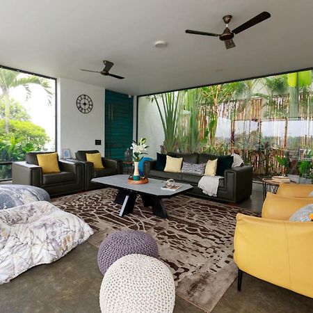 Open House By Stayvista - Nestled In Nature, Featuring A Swimming Pool & Expansive Lawn For A Serene Retreat Shikrapur ภายนอก รูปภาพ