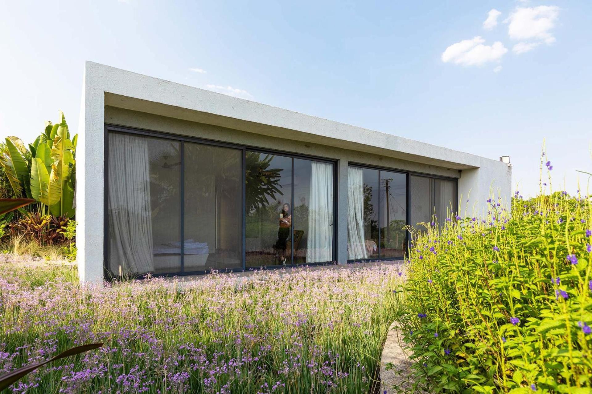 Open House By Stayvista - Nestled In Nature, Featuring A Swimming Pool & Expansive Lawn For A Serene Retreat Shikrapur ภายนอก รูปภาพ