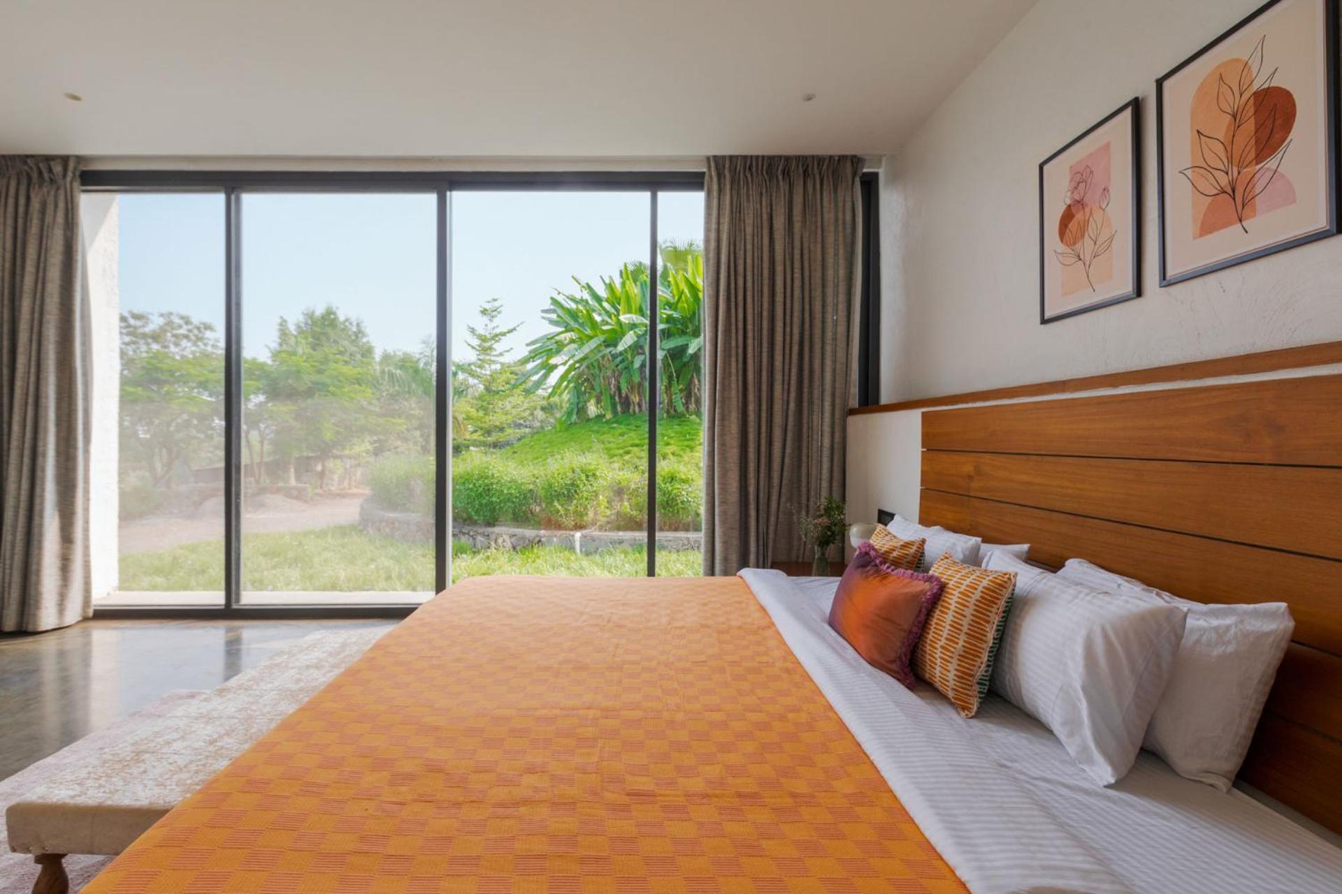 Open House By Stayvista - Nestled In Nature, Featuring A Swimming Pool & Expansive Lawn For A Serene Retreat Shikrapur ภายนอก รูปภาพ