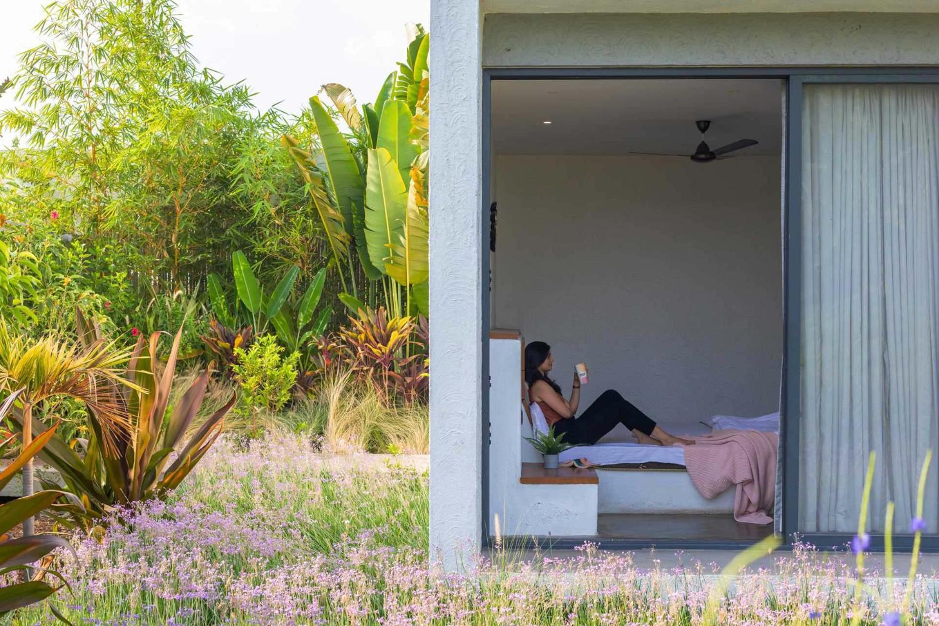 Open House By Stayvista - Nestled In Nature, Featuring A Swimming Pool & Expansive Lawn For A Serene Retreat Shikrapur ภายนอก รูปภาพ